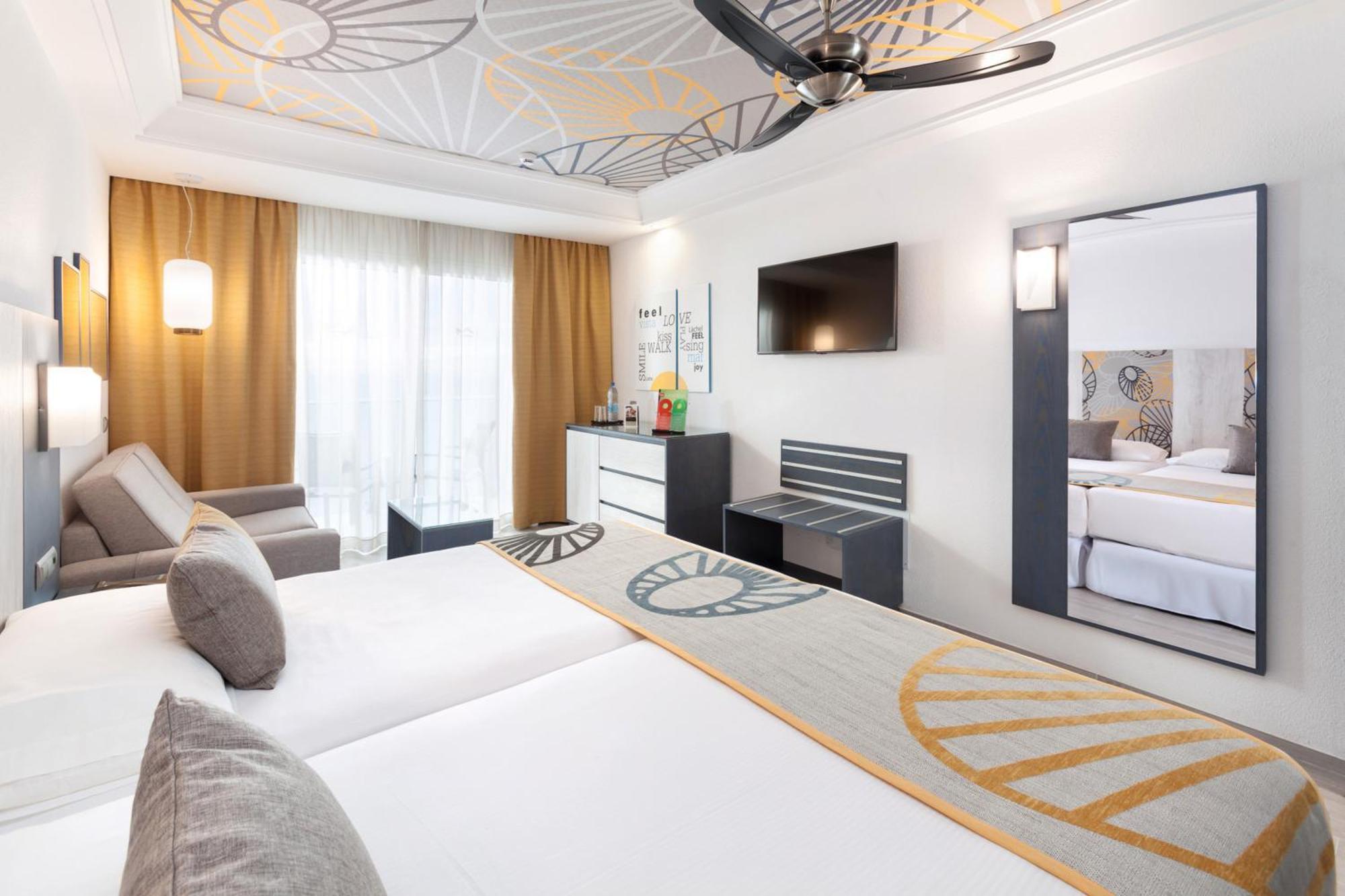 Double Room with Sea View & Sofa Bed